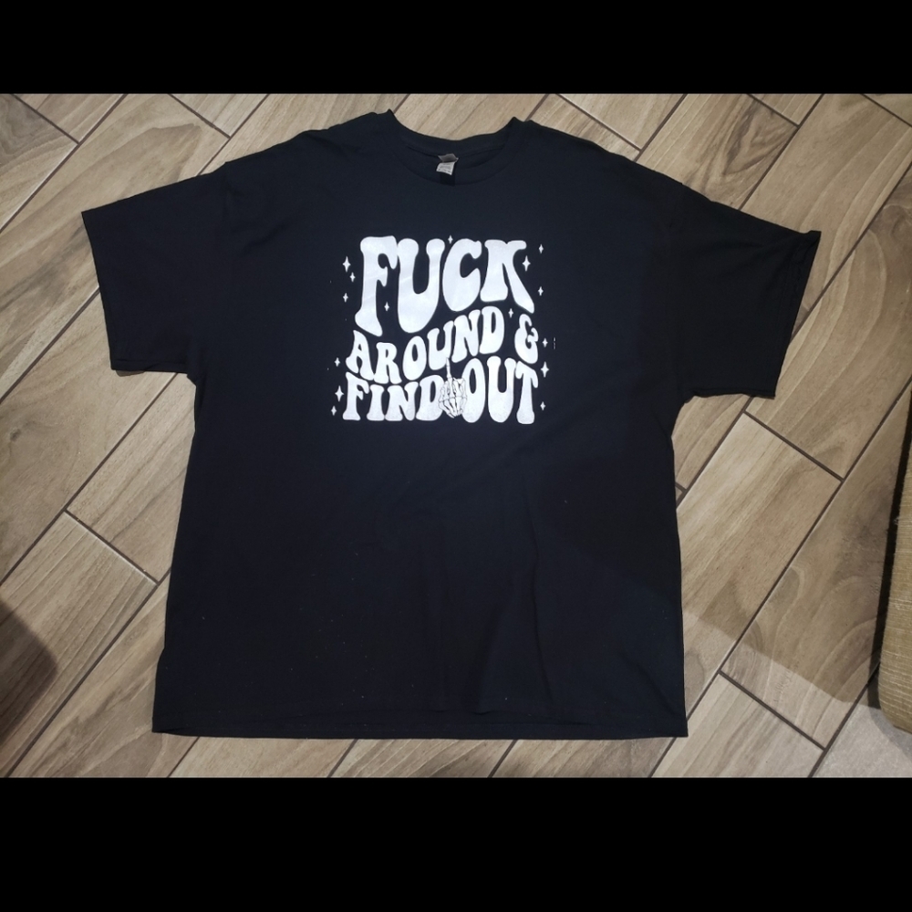 Mens F*ck AROUND & FIND OUT Middle Finger EXPLICIT Black Graphic T-Shirt 2xl